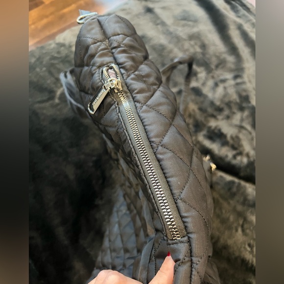 Steve Madden quilted pattern tote bag - Picture 4 of 7